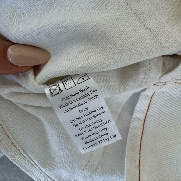 LIONESS RENDEZVOUS FADED DENIM CONTRAST TOP - Picture 10 of 10